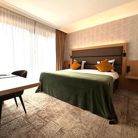 Hotel Restaurant Van Der Valk Nivelles-Sud Ngoại thất bức ảnh