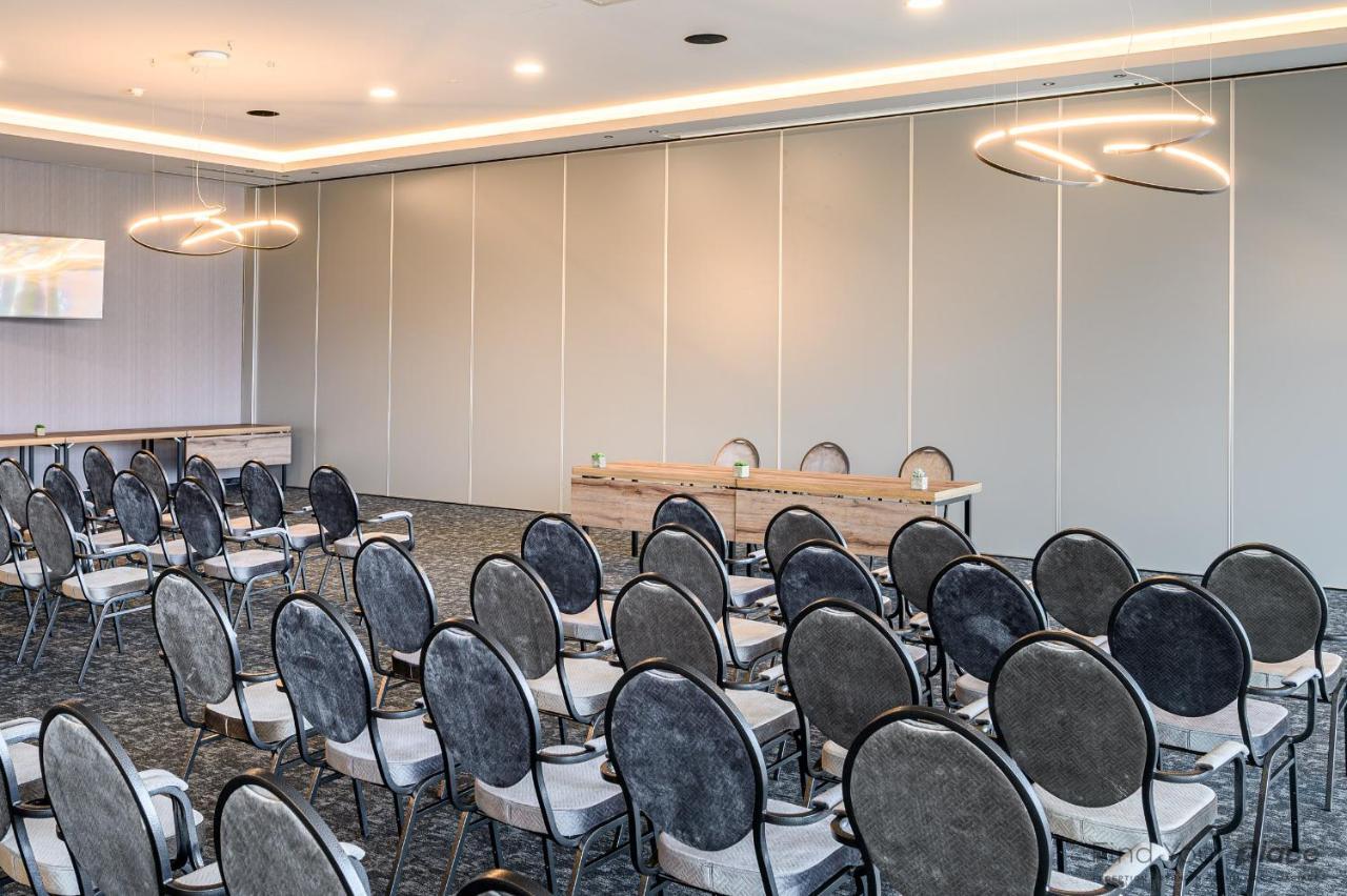 Hotel Restaurant Van Der Valk Nivelles-Sud Ngoại thất bức ảnh