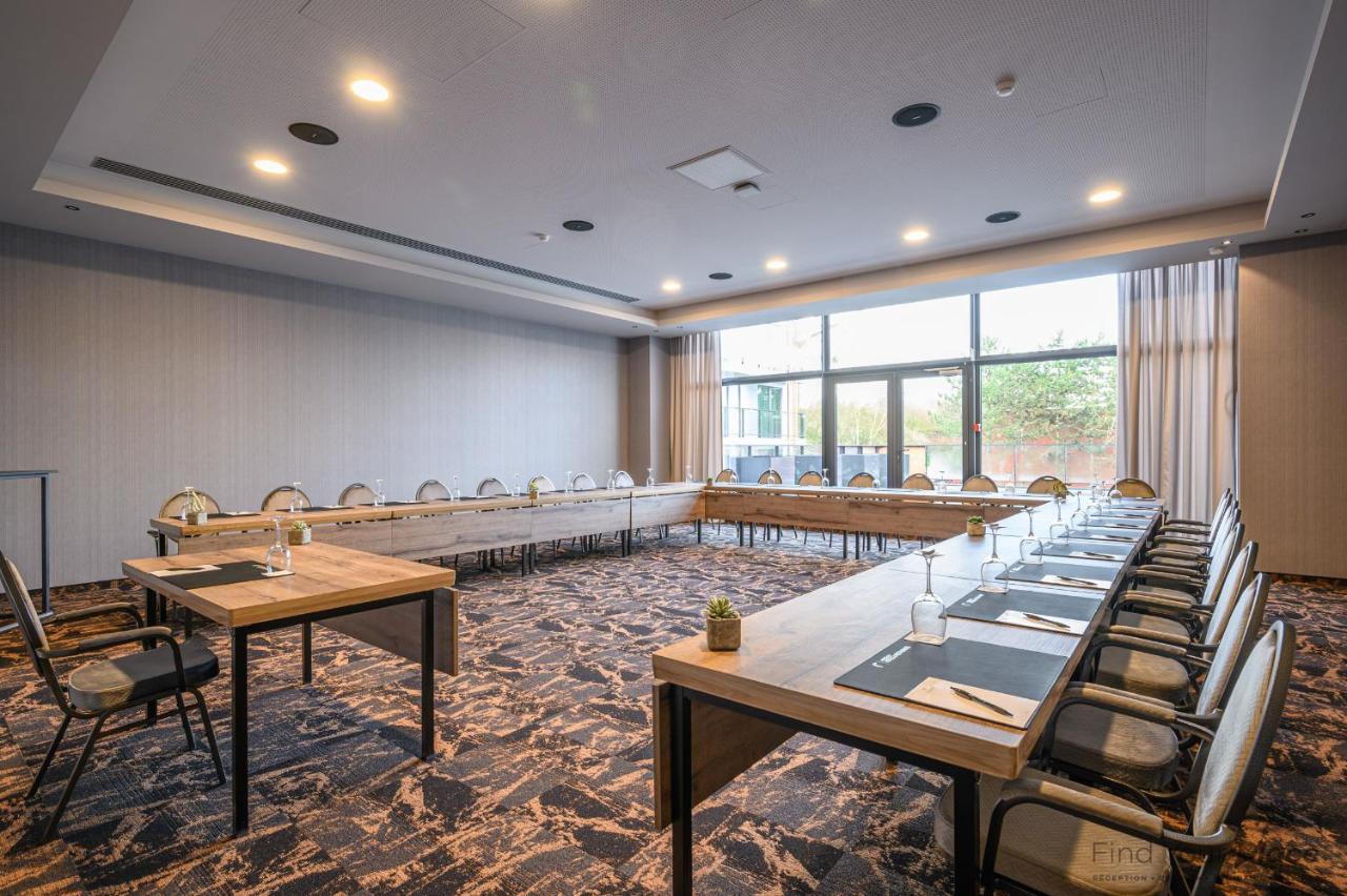 Hotel Restaurant Van Der Valk Nivelles-Sud Ngoại thất bức ảnh