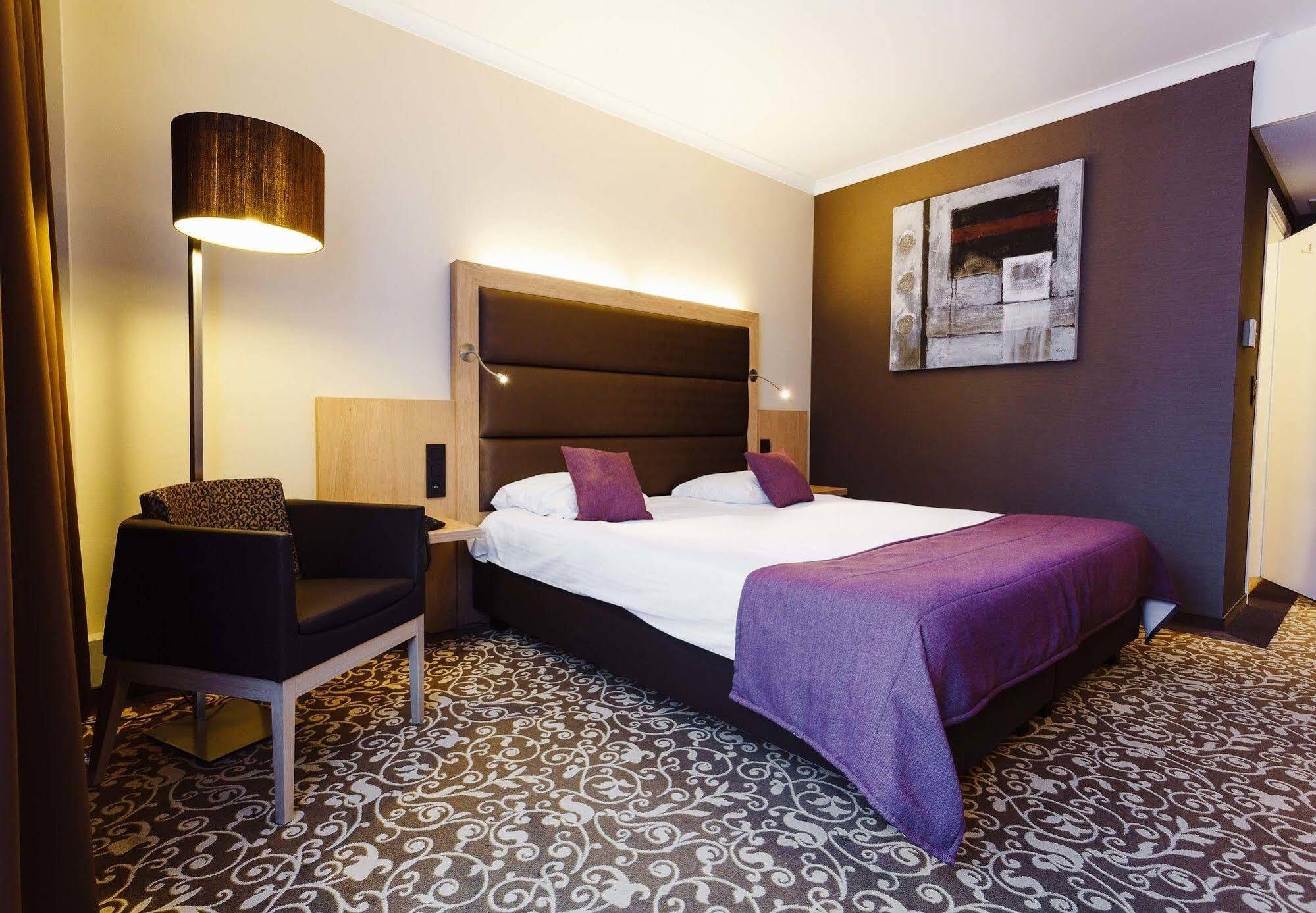 Hotel Restaurant Van Der Valk Nivelles-Sud Ngoại thất bức ảnh