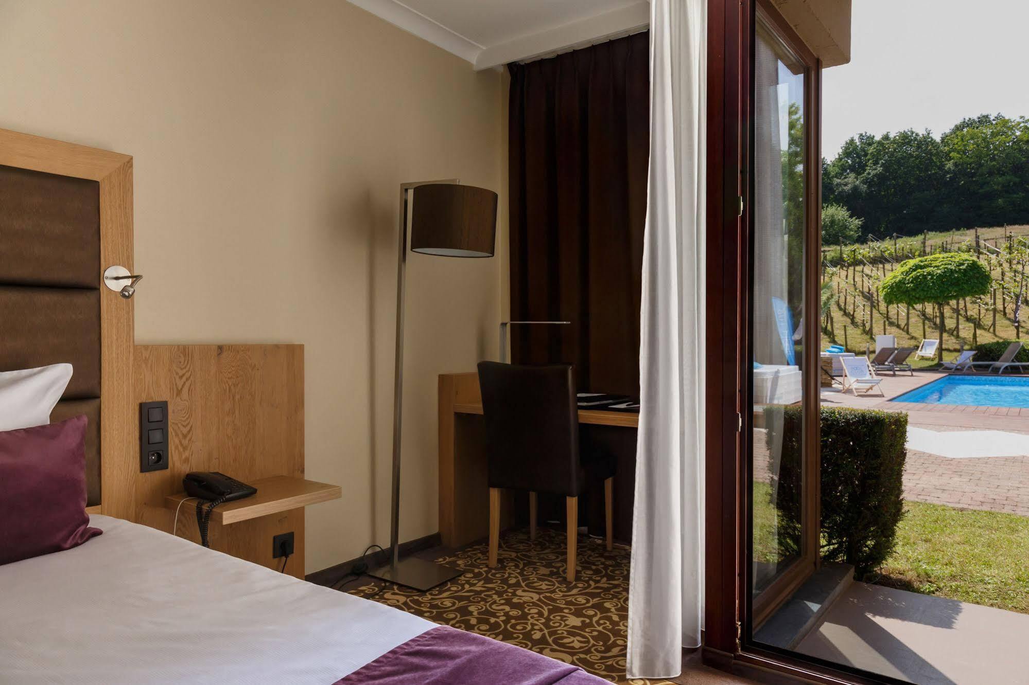 Hotel Restaurant Van Der Valk Nivelles-Sud Ngoại thất bức ảnh